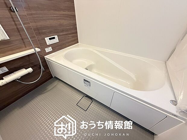 現地写真(浴室)
浴室暖房乾燥機付き。1坪タイプで広々です。
