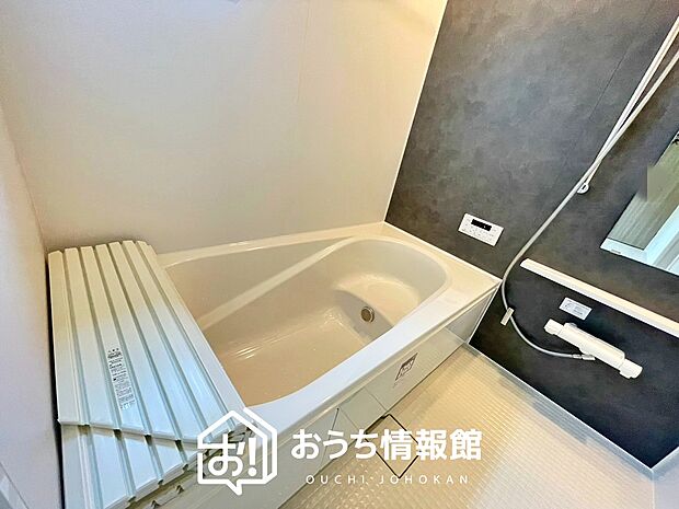 現地写真(浴室)
浴室暖房乾燥機付き。1坪タイプで広々です。