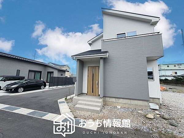 現地写真（街並み）
全２邸
駐車３台可能
