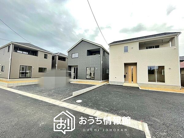 現地写真（街並み）
全４邸
駐車３台可能