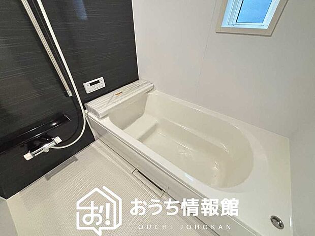 現地写真（浴室）
浴室暖房乾燥機付き。１坪タイプで広々です。