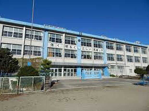 扶桑町立高雄小学校（約550m）