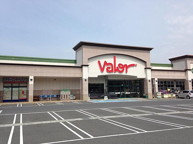 バロー岩村店（約1,800m）