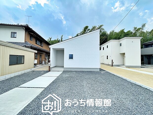 【現地写真（外観）【3号地】】雨で汚れを落とし、耐久性・耐候性に優れた外壁を使用しています。