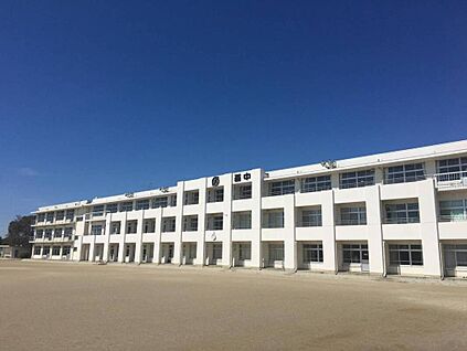 美濃加茂市立西中学校 300ｍ(徒歩4分)