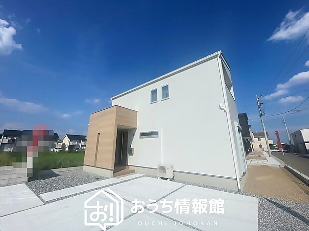 【現地写真（外観）【A号地】】全居室複層ガラスで夏は涼しく、冬は暖かいおうちです。