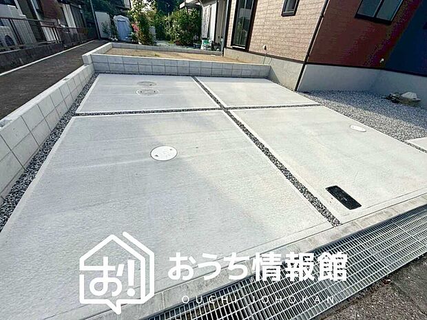 【現地写真（駐車場）】駐車スペースが広く、運転が苦手な方も安心です。