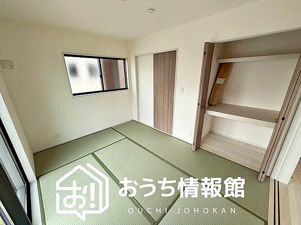 【現地写真（和室）】大壁仕様の新和室。くつろぎの空間です。