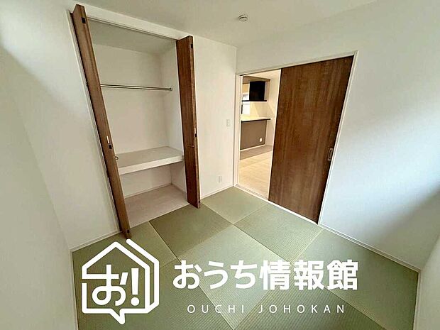 【現地写真(和室)】大壁仕様の新和室。くつろぎの空間です。