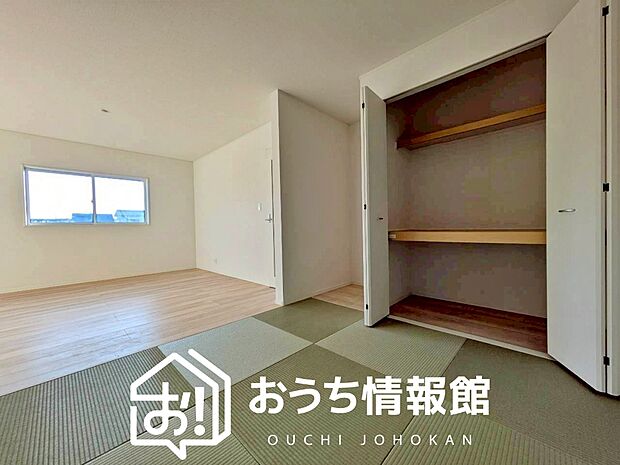 【現地写真（和室）】大壁仕様の新和室。くつろぎの空間です。