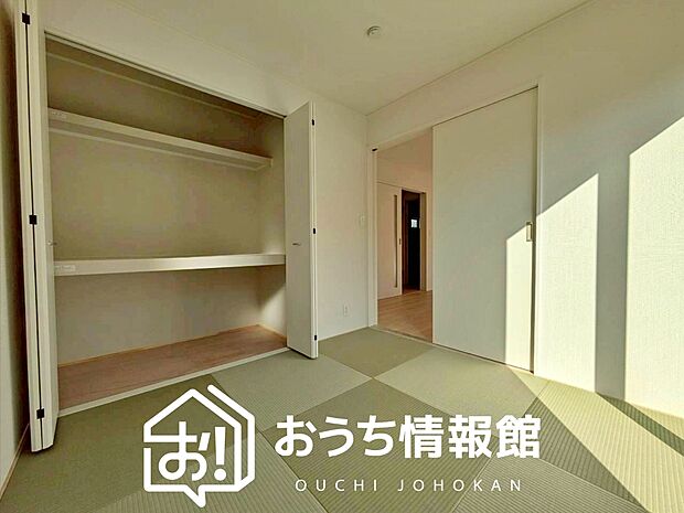 【現地写真（和室）】大壁仕様の新和室。くつろぎの空間です。