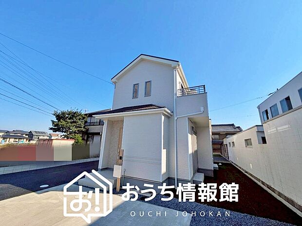 【現地写真(外観)【A号地】】軽くて火災に強い屋根材を採用し、地震時の建物への負担や揺れを軽減しています。