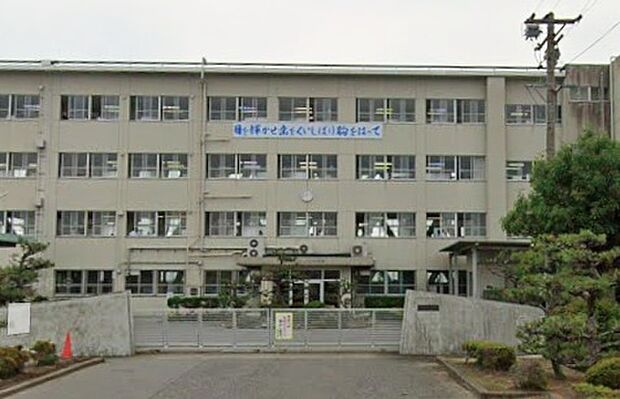 大垣市立西部中学校（約2,000m）