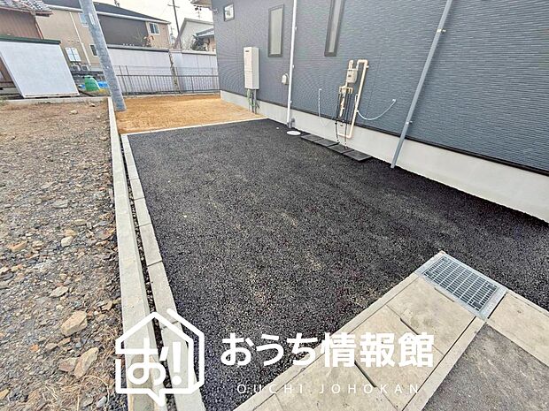 【庭】広々としたプライベート空間でお子様との遊び場、家庭菜園も可能です。
