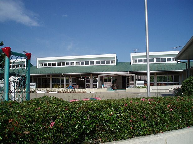 亀山市立亀山幼稚園（約1,640m）