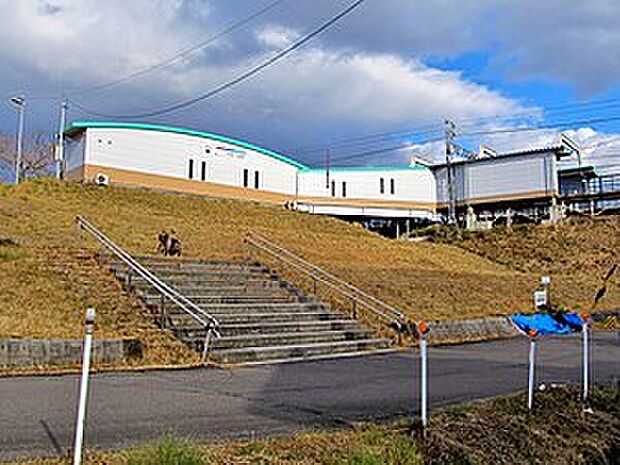 名鉄名古屋本線「木曽川堤駅」（約800m）