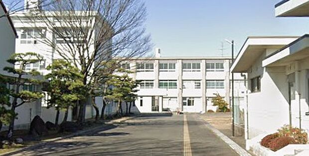 一宮市立北方中学校（約1,100m）