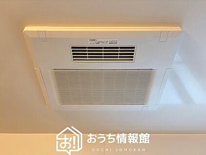 電気式浴室暖房換気乾燥機