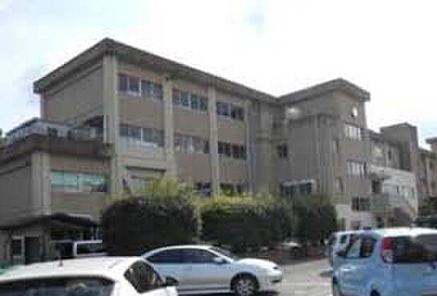 犬山市立犬山中学校（約2,830m）