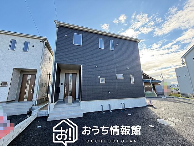 【現地写真（外観）【１号地】】雨で汚れを落とし、耐久性・耐候性に優れた外壁を使用しています。