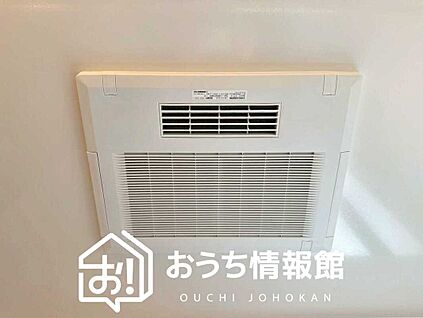 電気式浴室暖房換気乾燥機