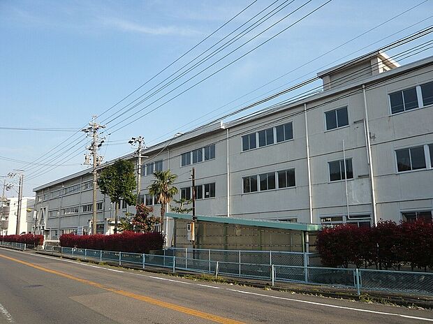 岐阜市立長森北小学校（約1,200m）