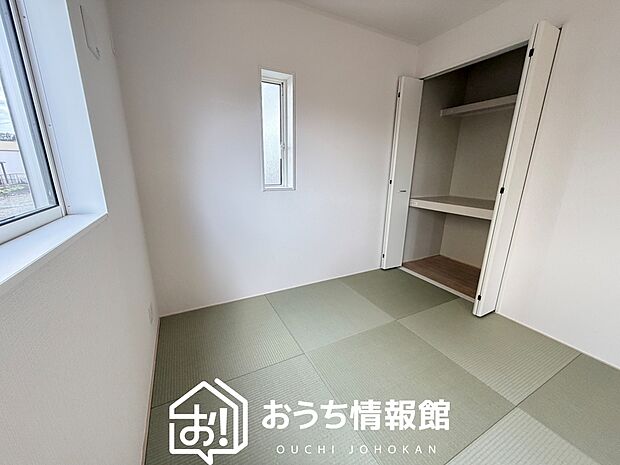 【現地写真（和室）】大壁仕様の新和室。くつろぎの空間です。