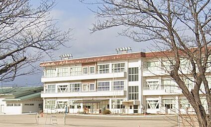 四日市市立楠中学校 1780ｍ(徒歩23分)