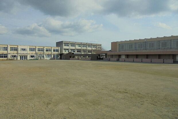 鈴鹿市立大木中学校（約2,290m）