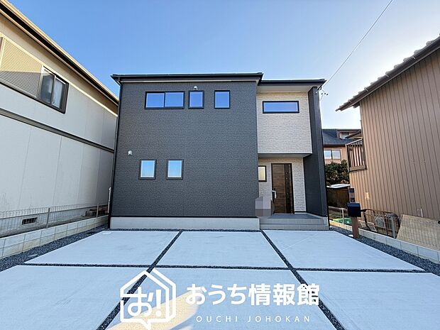 【現地写真（外観）】雨で汚れを落とし、耐久性・耐候性に優れた外壁を使用しています。