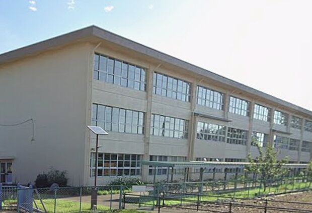 犬山市立犬山中学校（約1,100m）