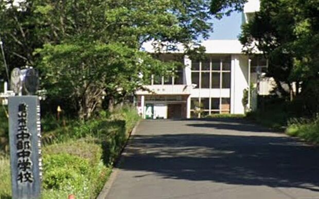亀山市立中部中学校（約2,580m）