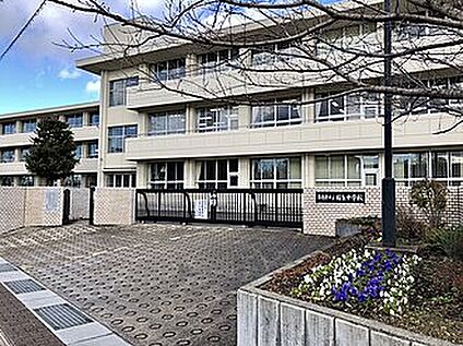 各務原市立桜丘中学校 3700ｍ(徒歩47分)