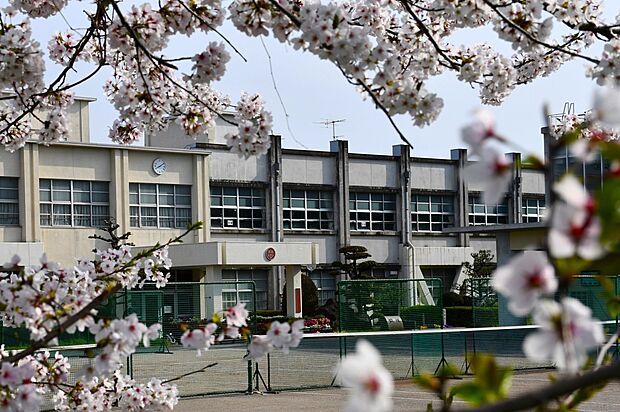 江南市立北部中学校(約2,100m)