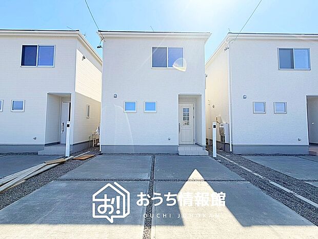 【現地写真(外観)【2号地】】雨で汚れを落とし、耐久性・耐候性に優れた外壁を使用しています。