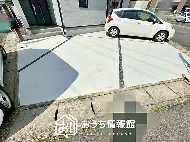 【現地写真(駐車場)】駐車スペースが広く、運転が苦手な方も安心です。
