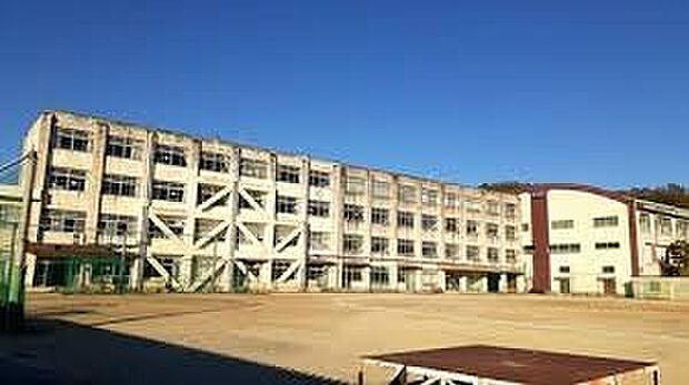 犬山市立城東中学校（約2,200m）