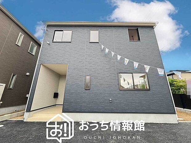 【現地写真（外観）【３号地】】軽くて火災に強い屋根材を採用し、地震時の建物への負担や揺れを軽減しています。