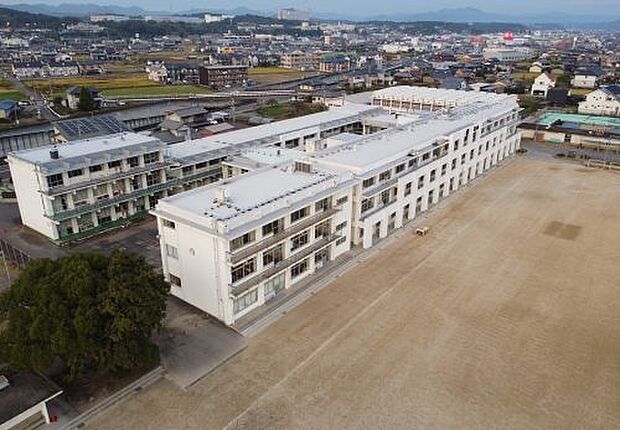 美濃加茂市立西中学校(約3,200m)