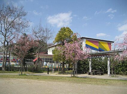 小泉保育園 1100ｍ(徒歩14分)