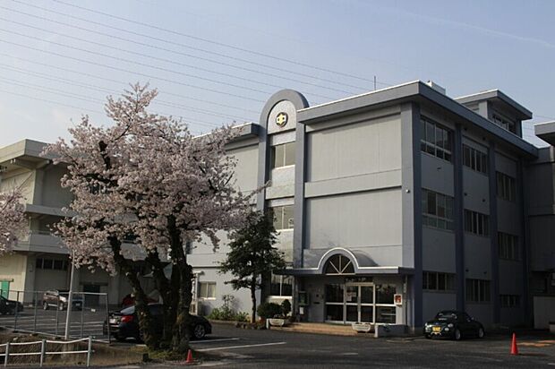 多治見市立小泉中学校(約1,400m)
