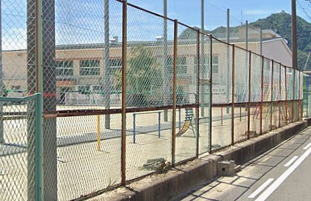 岐阜市立長良東小学校(約2,100m)