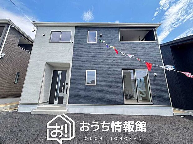 【現地写真（外観）【２号地】】軽くて火災に強い屋根材を採用し、地震時の建物への負担や揺れを軽減しています。