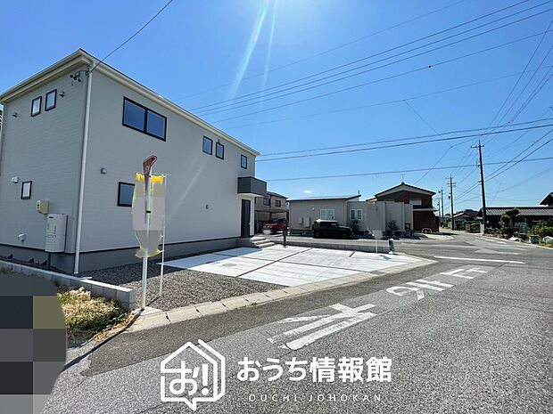 【現地写真(前道含む外観)】健康被害に配慮したもっとも安全性の高い建材を採用し、シックハウス対策をしております。