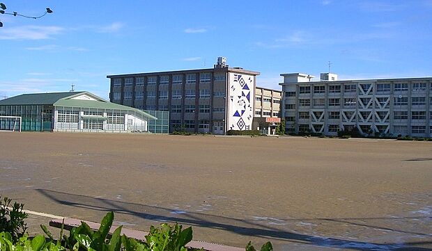 一宮市立大和中学校(約2,600m)