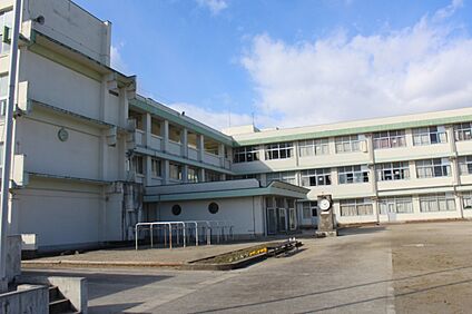 江南市立草井小学校 400ｍ(徒歩5分)