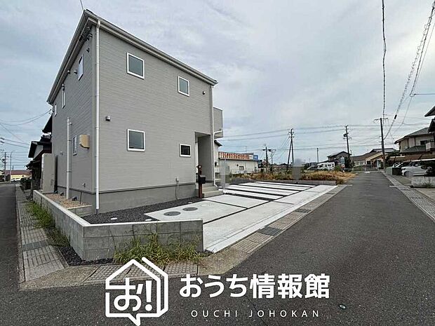 【現地写真(前道含む外観)】健康被害に配慮したもっとも安全性の高い建材を採用し、シックハウス対策をしております。