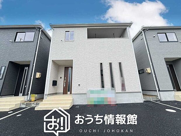 【現地写真(外観)【2号地】】軽くて火災に強い屋根材を採用し、地震時の建物への負担や揺れを軽減しています。