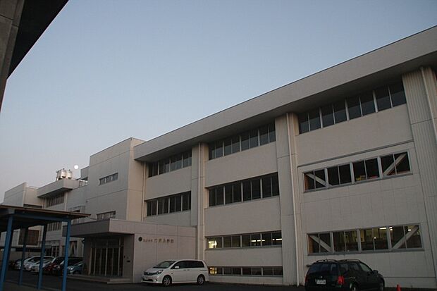 羽島市立竹鼻小学校(約1,100m)