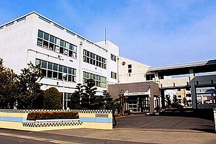 一宮市立尾西第三中学校 800ｍ(徒歩10分)